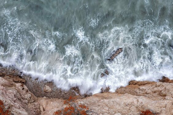 White waves