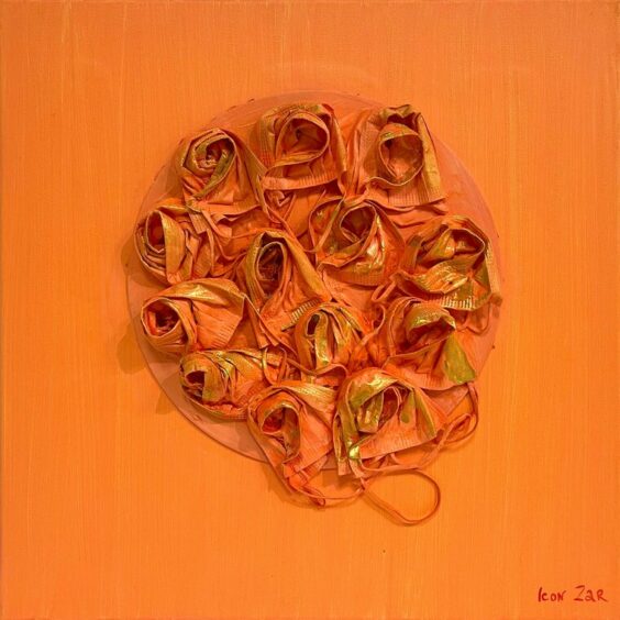 Hidden roses orange circle
